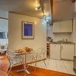 Apartment Atypique - Hypercentre / Place Aux Herbes