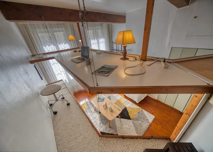 Apartment Atypique - Hypercentre / Place Aux Herbes