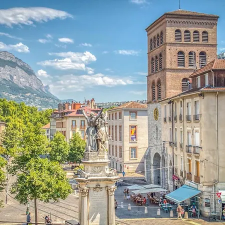 Appartement Atypique - Hypercentre / Place Aux Herbes