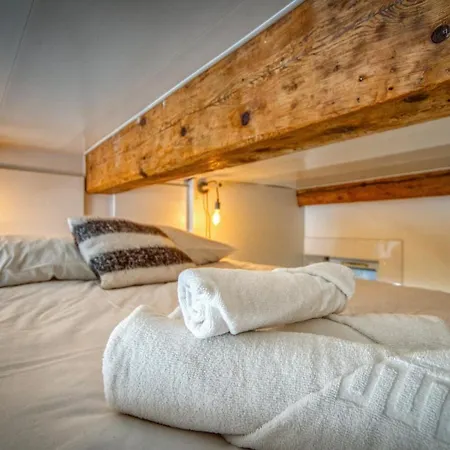 Appartement Atypique - Hypercentre / Place Aux Herbes