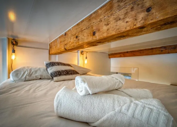 Appartement Atypique - Hypercentre / Place Aux Herbes